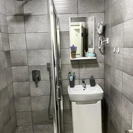 Apartment 10