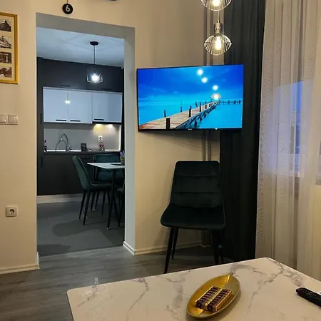 10 Apartment *